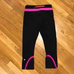 Lululemon Inspire Crop, hot pink